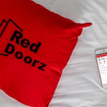 Reddoorz Plus Syariah @ Jalan Sriwijaya Medan Esterno foto