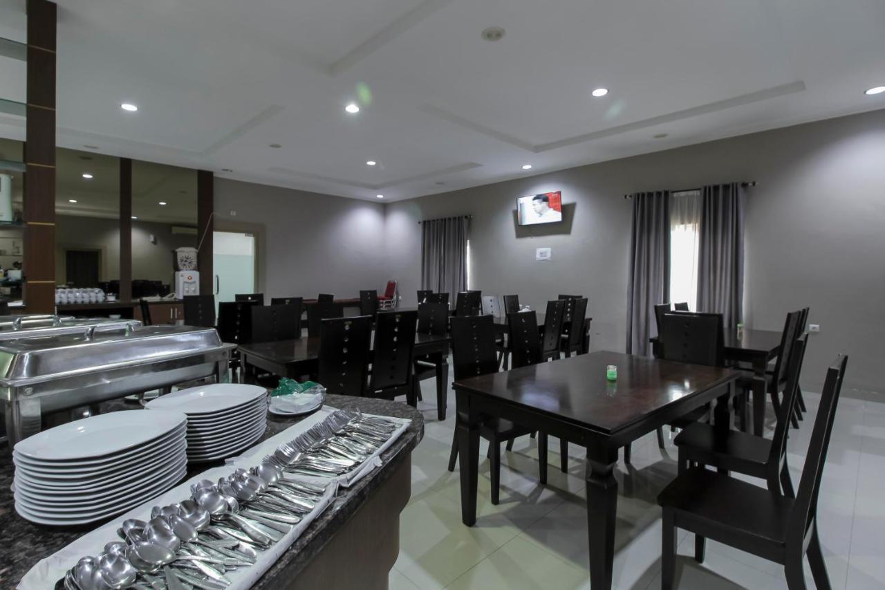 Reddoorz Plus Syariah @ Jalan Sriwijaya Medan Esterno foto