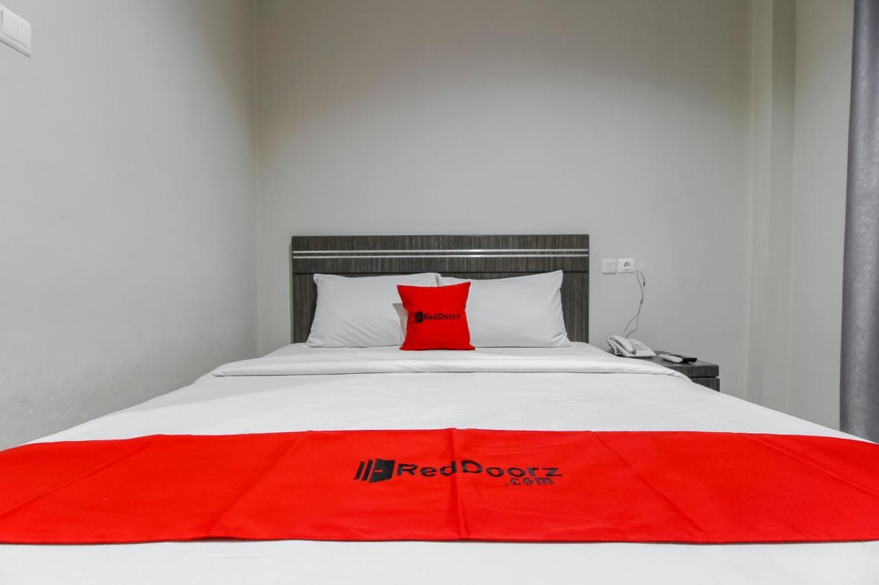 Reddoorz Plus Syariah @ Jalan Sriwijaya Medan Esterno foto