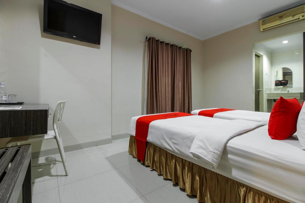 Reddoorz Plus Syariah @ Jalan Sriwijaya Medan Esterno foto