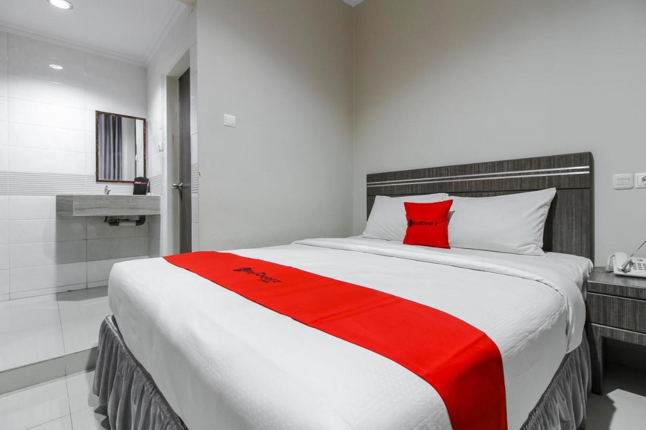 Reddoorz Plus Syariah @ Jalan Sriwijaya Medan Esterno foto