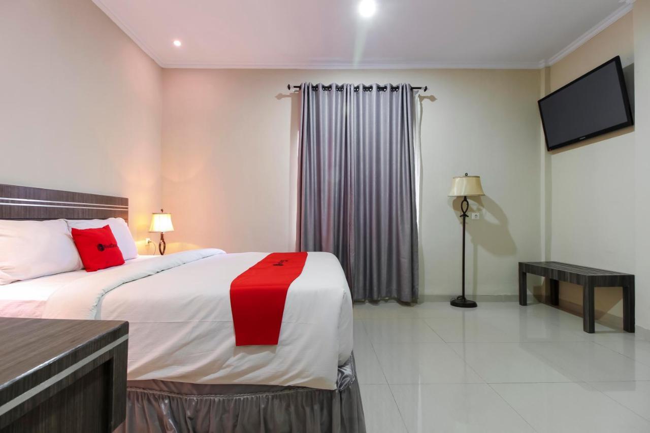 Reddoorz Plus Syariah @ Jalan Sriwijaya Medan Esterno foto