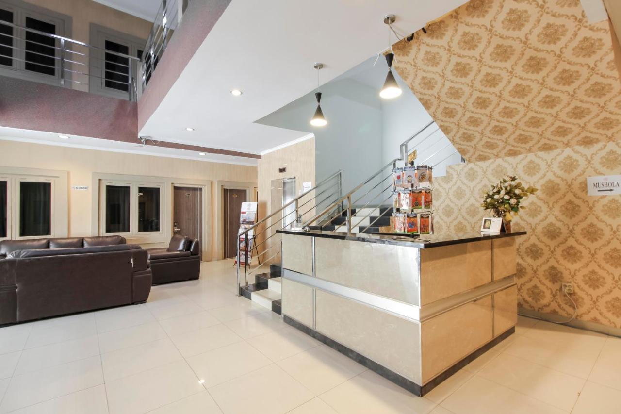 Reddoorz Plus Syariah @ Jalan Sriwijaya Medan Esterno foto
