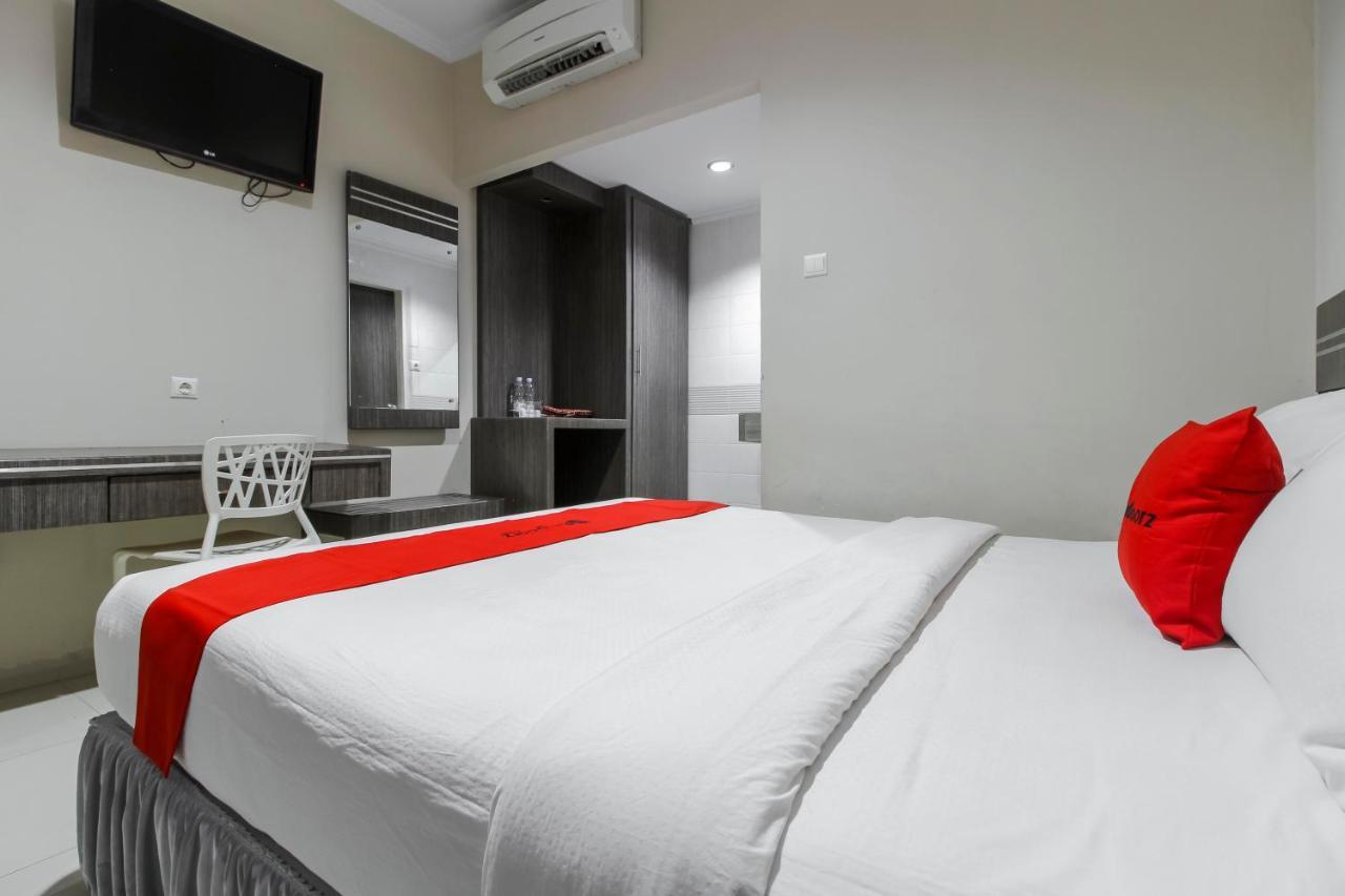 Reddoorz Plus Syariah @ Jalan Sriwijaya Medan Esterno foto