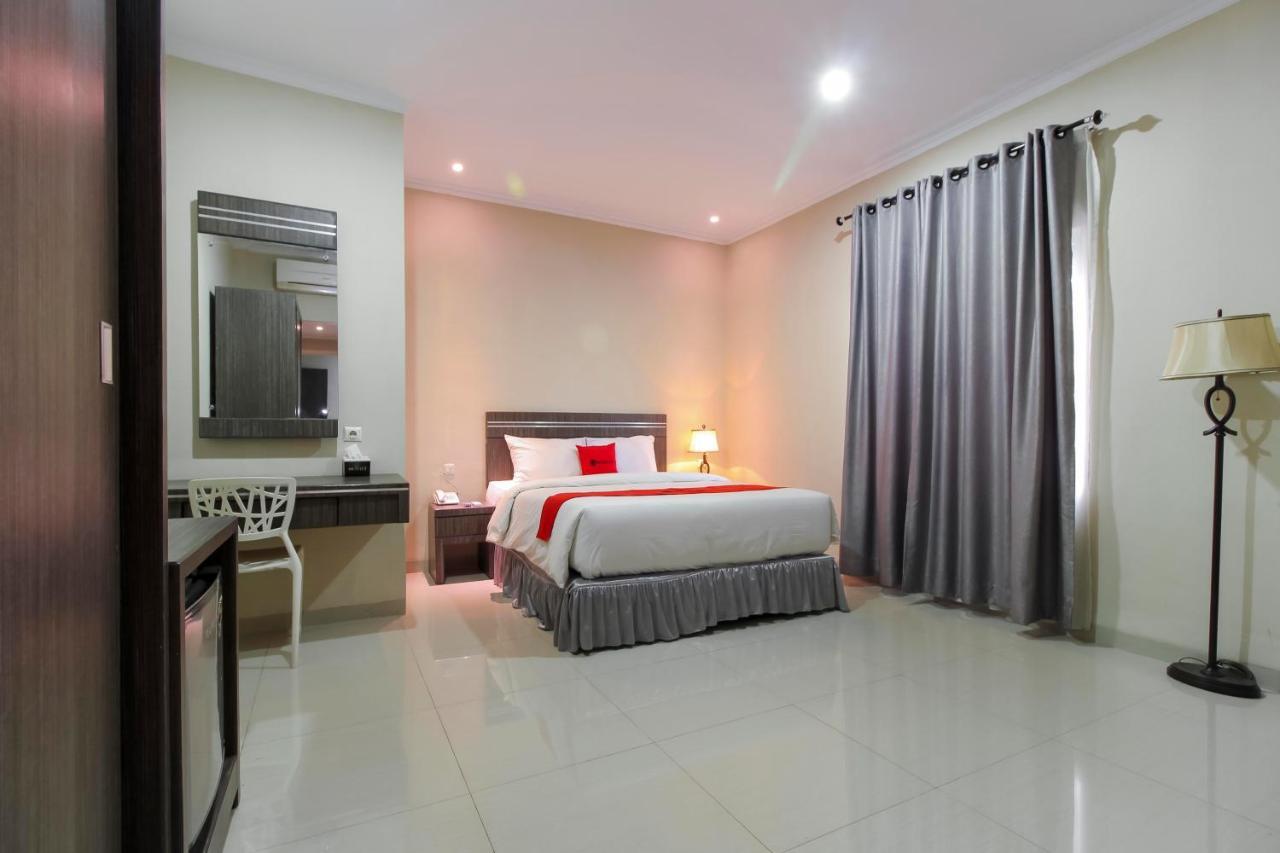 Reddoorz Plus Syariah @ Jalan Sriwijaya Medan Esterno foto