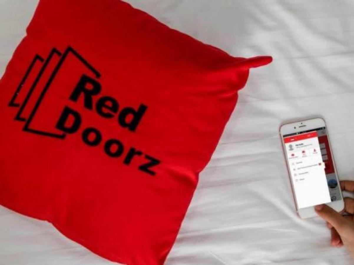 Reddoorz Plus Syariah @ Jalan Sriwijaya Medan Esterno foto